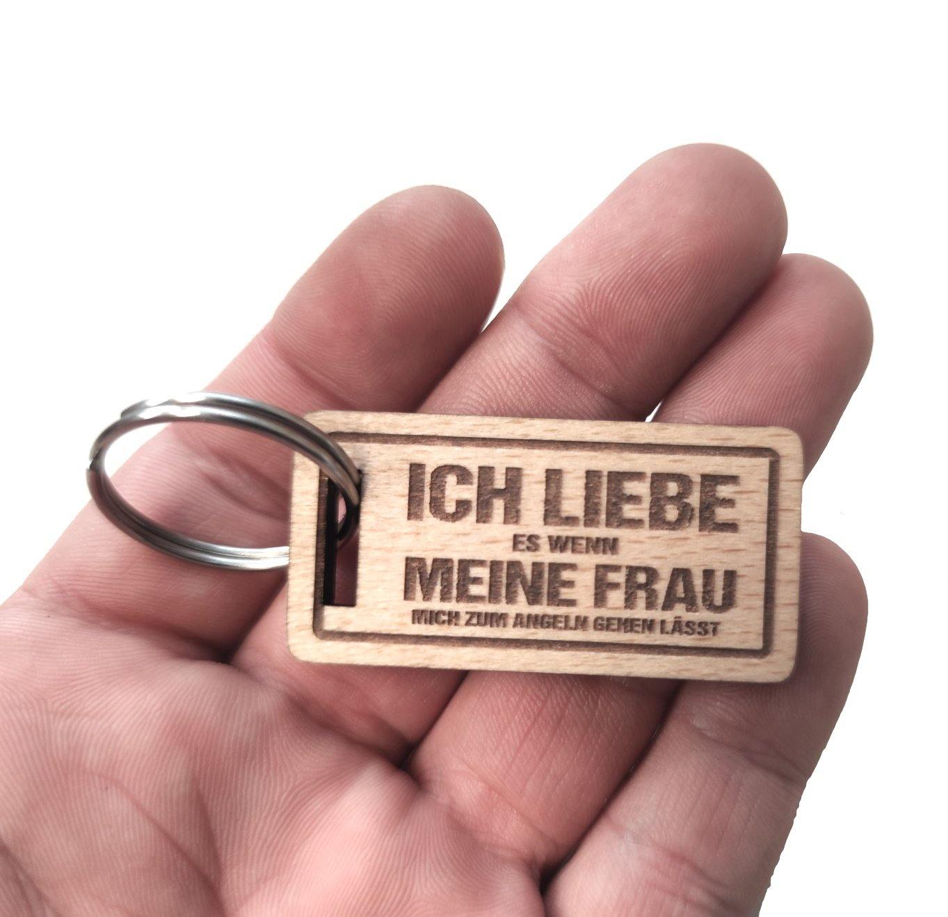 Angler Schlüsselanhänger "Ich liebe meine Frau" aus Holz - aqua-wave.de